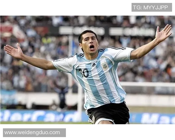 模仿足球球星经典步伐提升个人技术与场上节奏掌控